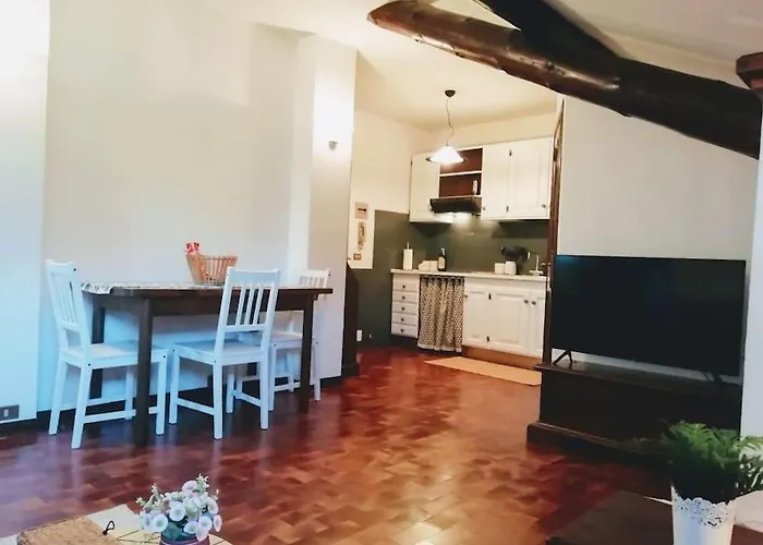 Apartament Mansarda In Centro Con Privata E Possibilita Garage