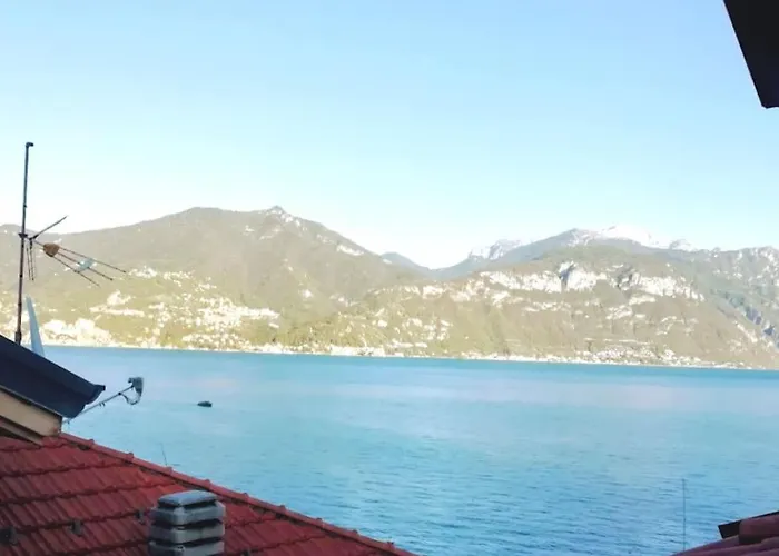 Mansarda In Centro Con Privata E Possibilita Garage Menaggio