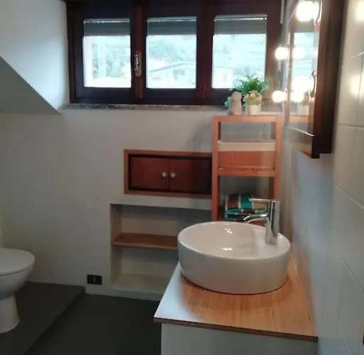 Mansarda In Centro Con Privata E Possibilita Garage 아파트 메나지오